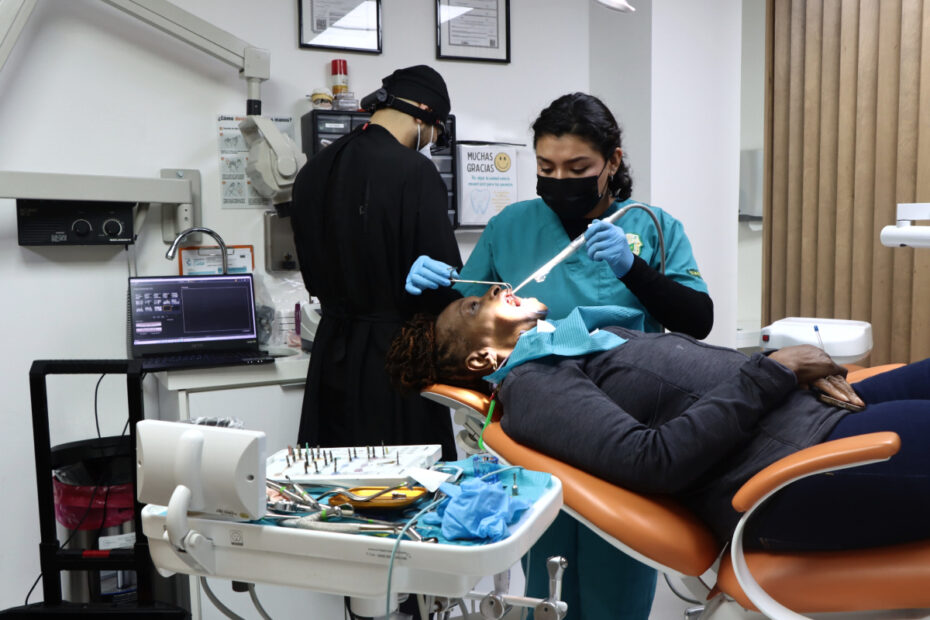 Fully equipped dental office offering dental care in Tijuana